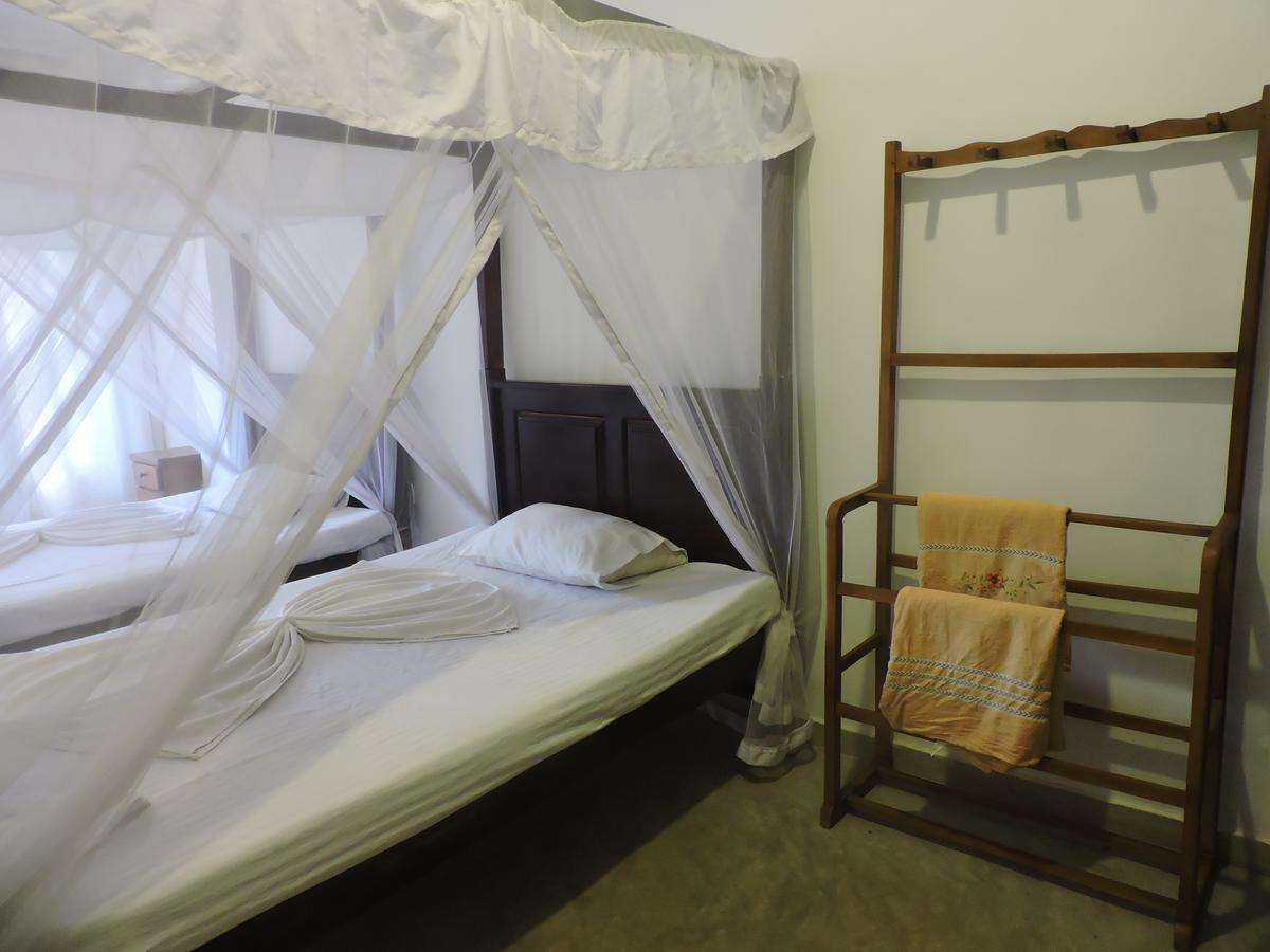 Asantha Guest House Unawatuna Bagian luar foto