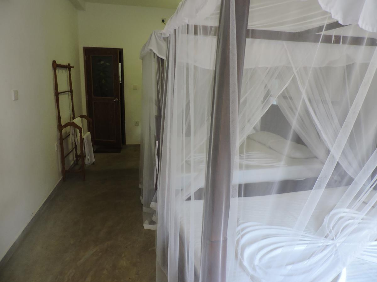 Asantha Guest House Unawatuna Bagian luar foto